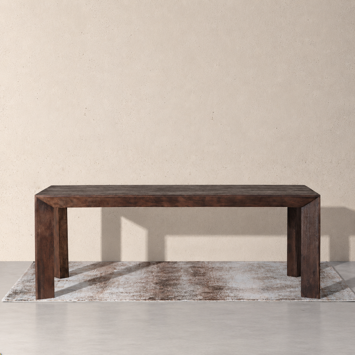 KADO DINING TABLE