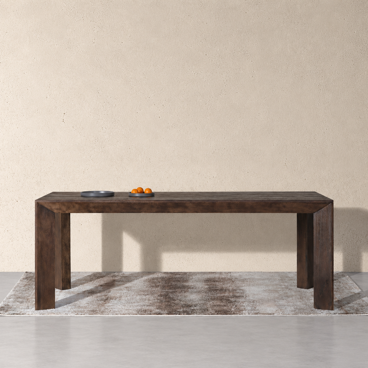 KADO DINING TABLE