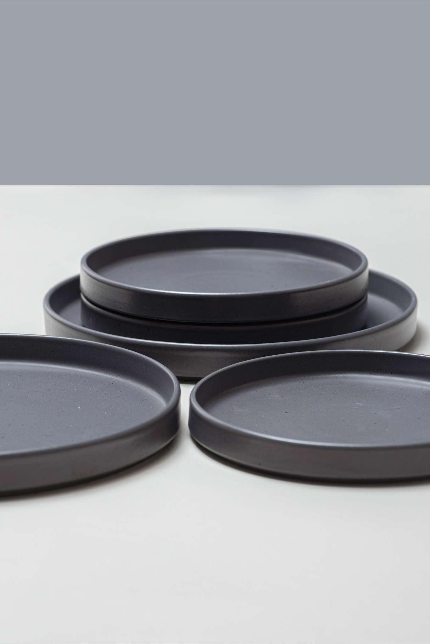 Kanso Dinner Plate Cement - S Chairs And Company